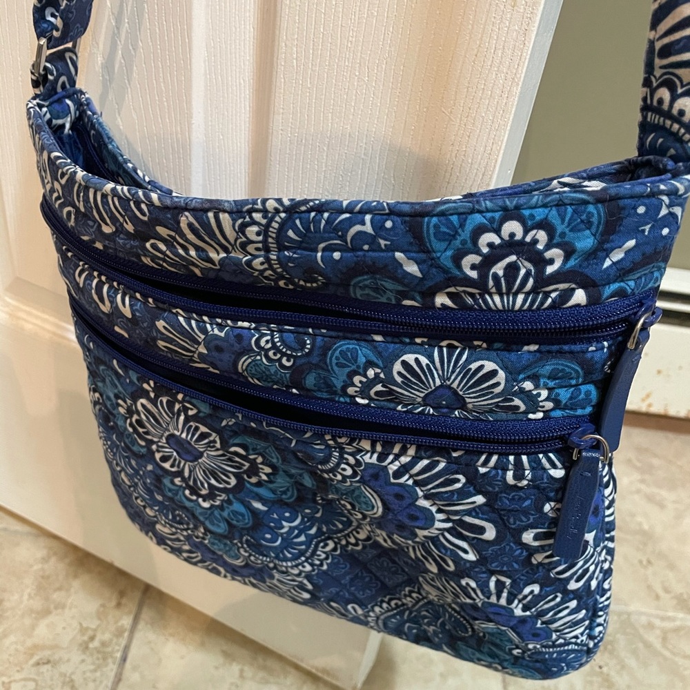 Vera Bradley crossbody tote.